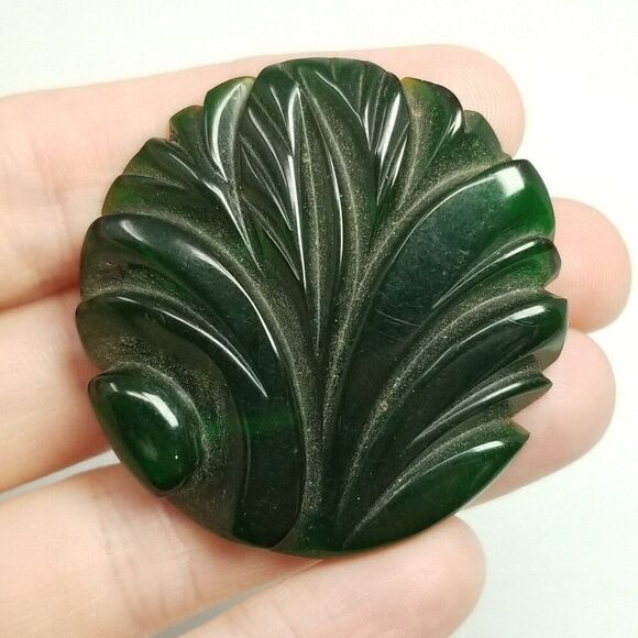 Vintage Green Round Carved Early Plastic Brooch, Leaf Design Lapel Pin, Art Deco - Picture 4 of 6